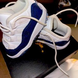 Jordan 11 retro low le